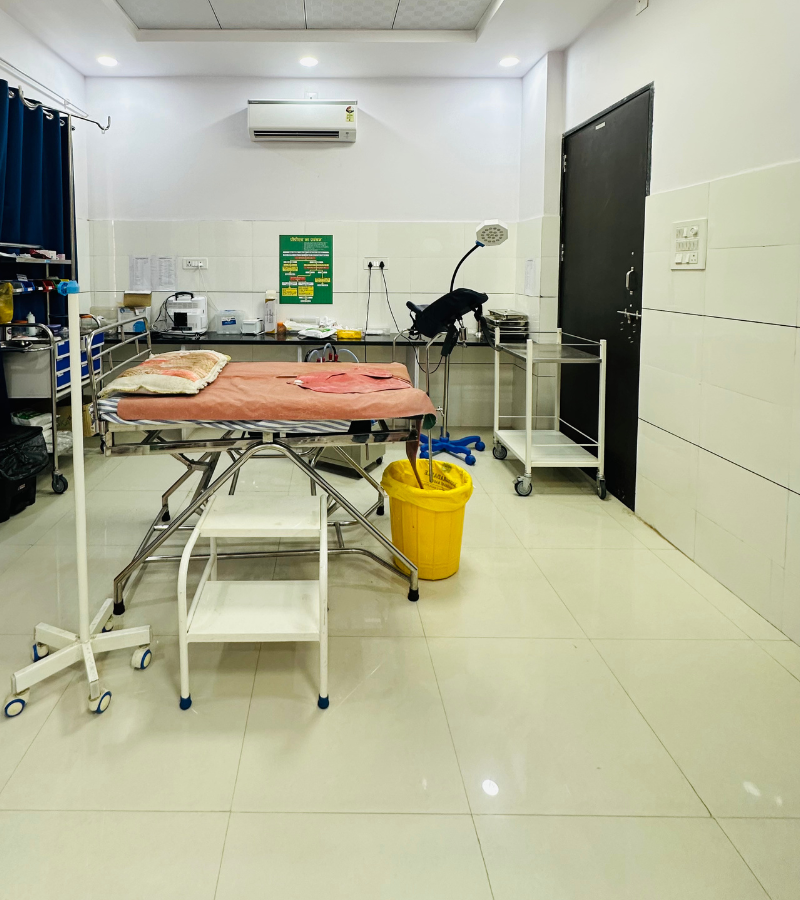 Labour Room (1)